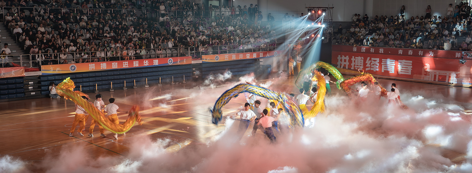 媒体人：亚泰其他工作人员好久没发薪了，坚持岗位是为爱发电